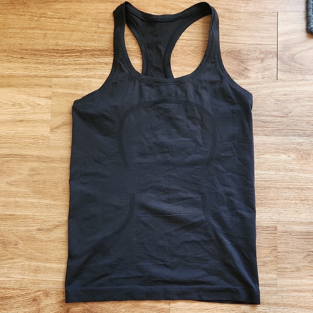 Black Lululemon Size 6 Hip Length Swiftly